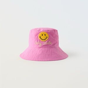 NWT Zara 1-3Y bucket hat smile pink hat with embroidered graphics Smileyworld